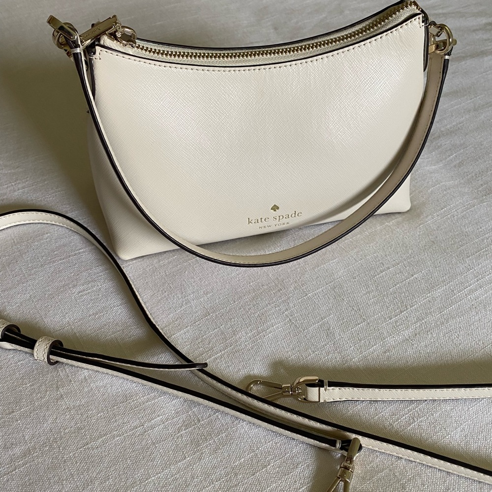 Kate Spade Sadie Medium Shoulder Bag in color parchment (ivory)